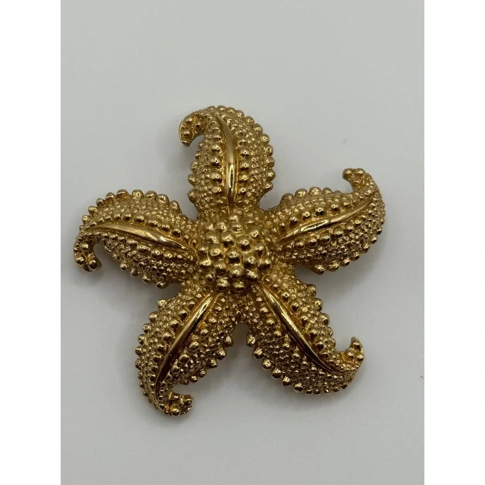 Vintage Monet Brooch Gold Tone Starfish Sea Life Beach Theme Pin